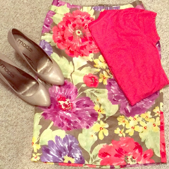 Banana Republic Dresses & Skirts - Banana Republic floral skirt